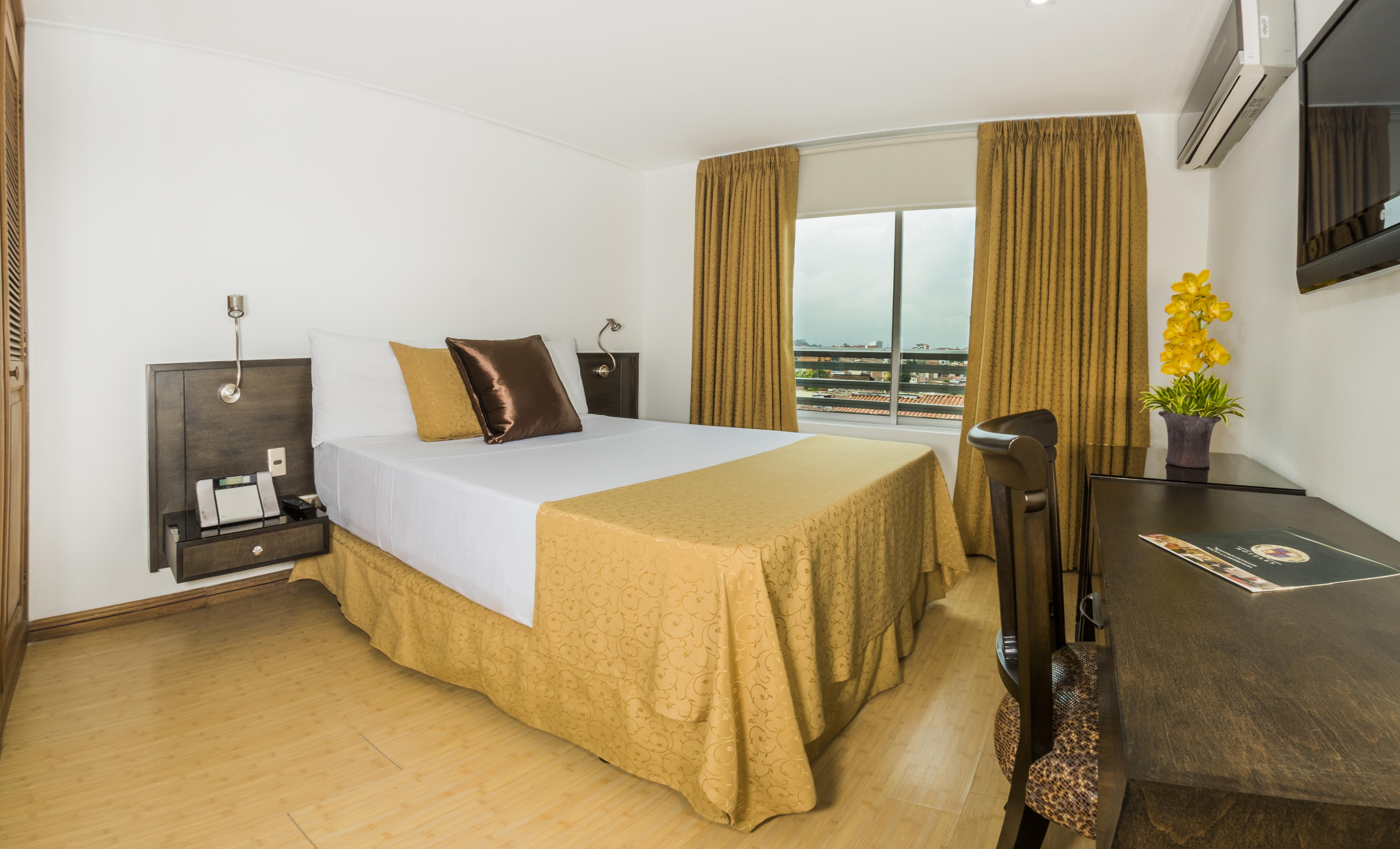 Hotel Egina מדיין מראה חיצוני תמונה