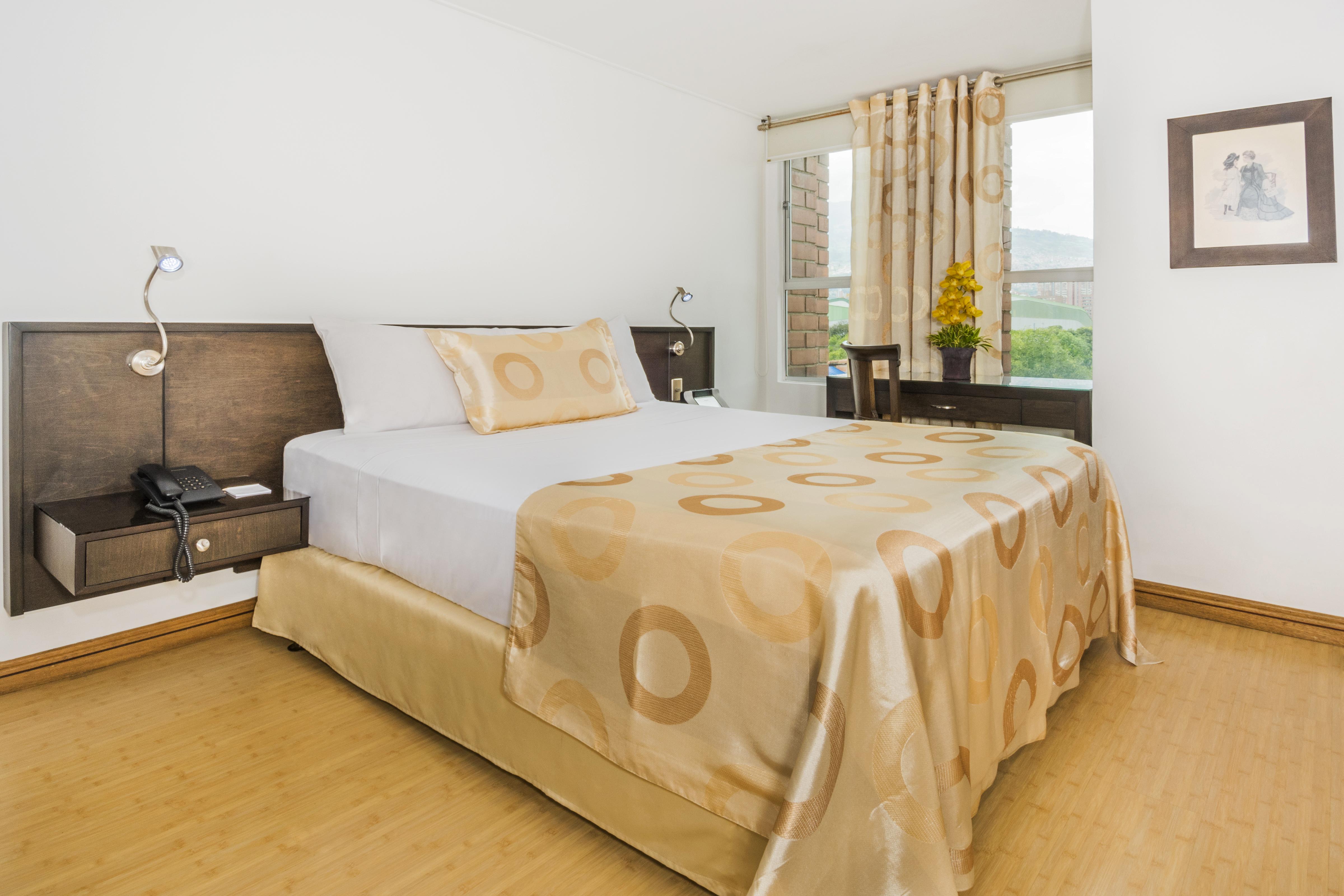 Hotel Egina מדיין מראה חיצוני תמונה