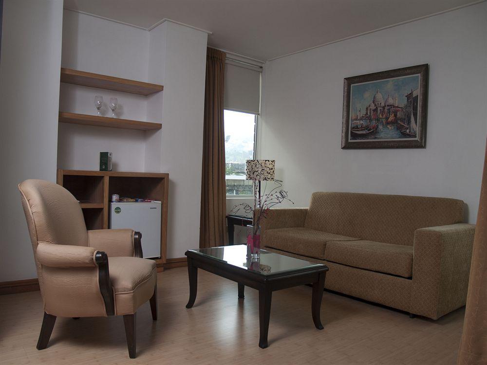 Hotel Egina מדיין מראה חיצוני תמונה
